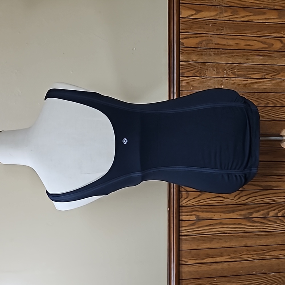 lululemon athletica Sleeveless Top 6 - Picture 4 of 12